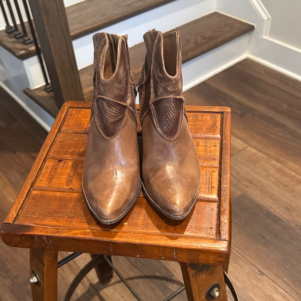 Chocolat Blu Tan Leather Western Boots - Womens Size 40EU / 9US